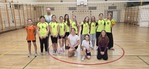 SUKCES W GMINNYCH IGRZYSKACH DZIECI W MINISIATKÓWCE DZIEWCZĄT